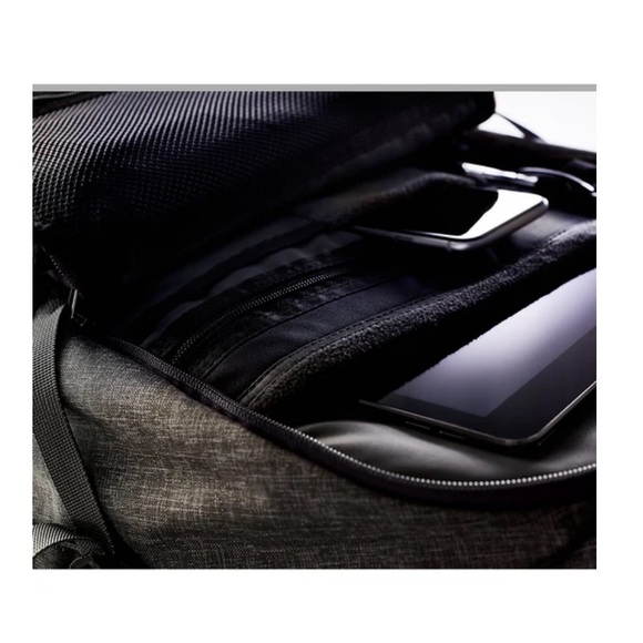 The North Face Surge Transit Backpack 38L - Picture 4 of 13